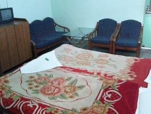 Radiant Ymca Tourist Hostel พาราณสี ภายนอก รูปภาพ